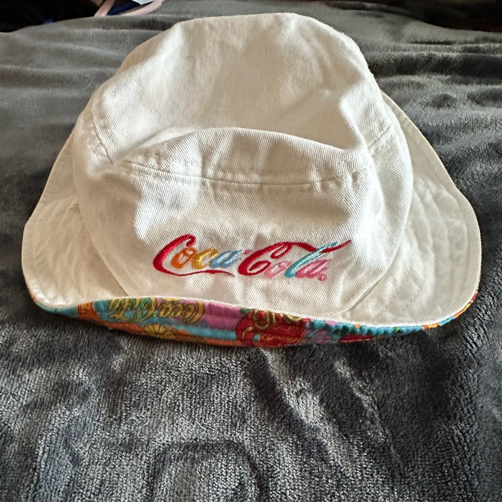 Coca Cola  Peace/love Floral Multicolor Reversible Bucket Hat like new